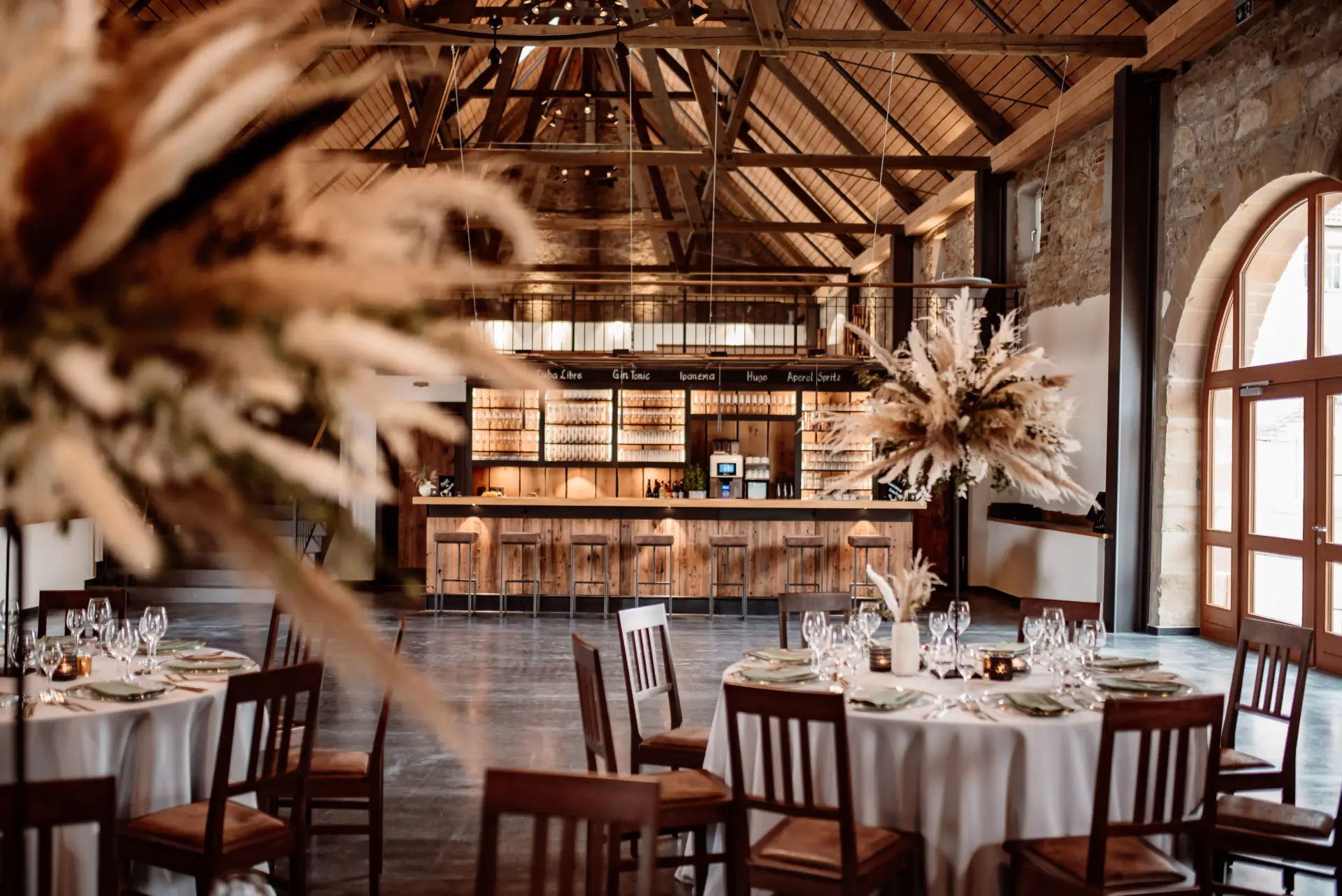 Hochzeit feiern in der Eventscheune im Boho Look.